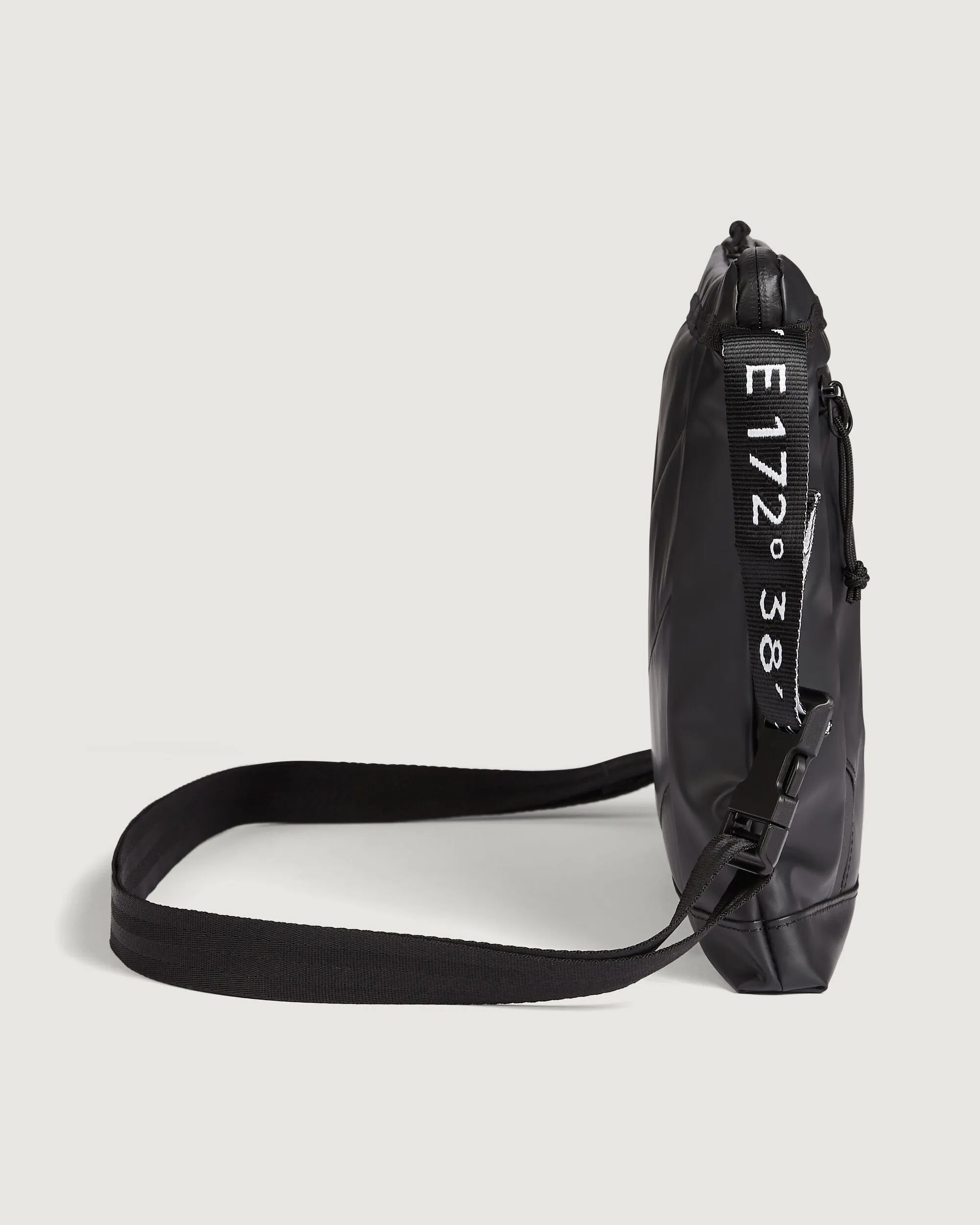 Amphi Shoulder Bag - Black Stingray