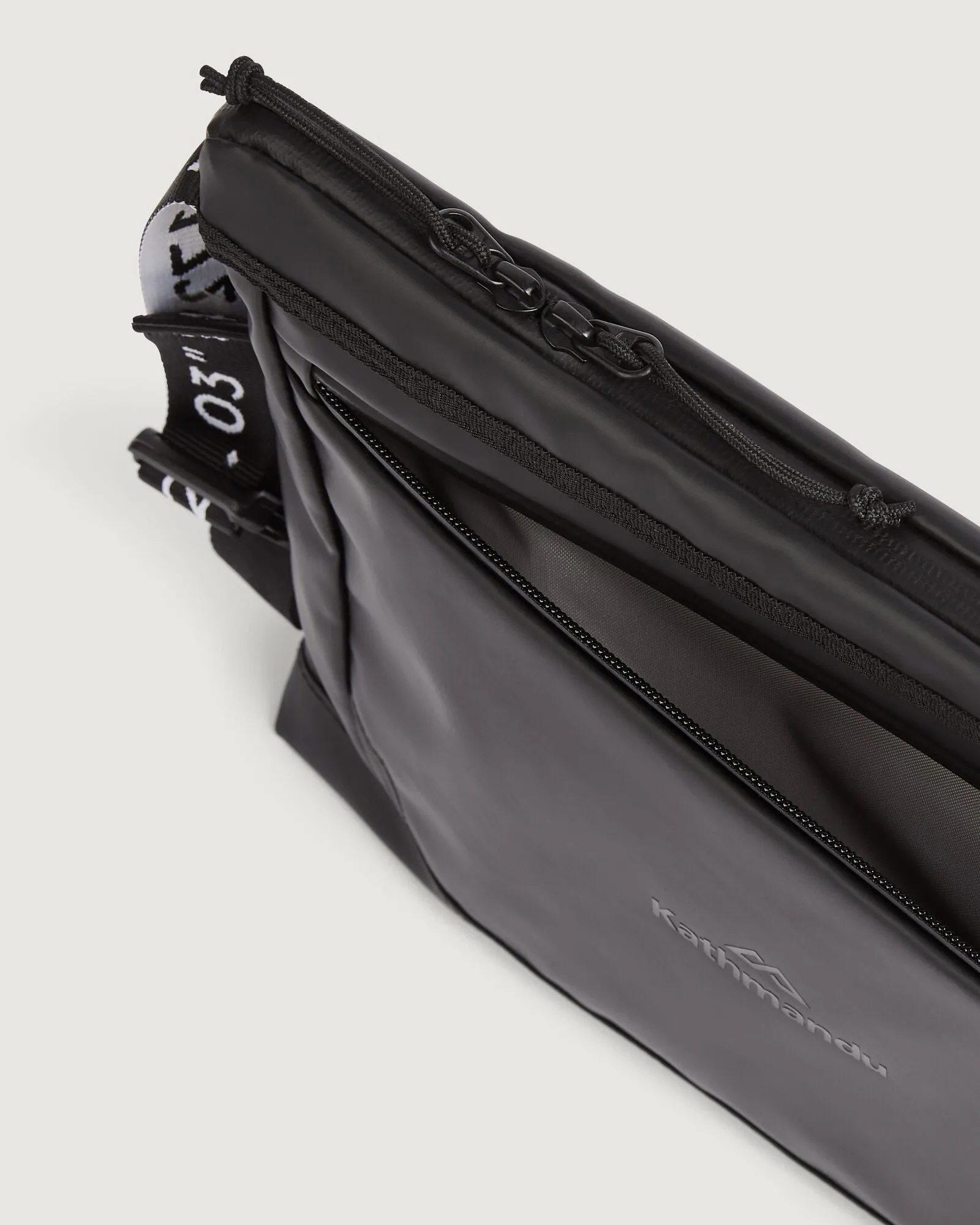 Amphi Shoulder Bag - Black Stingray