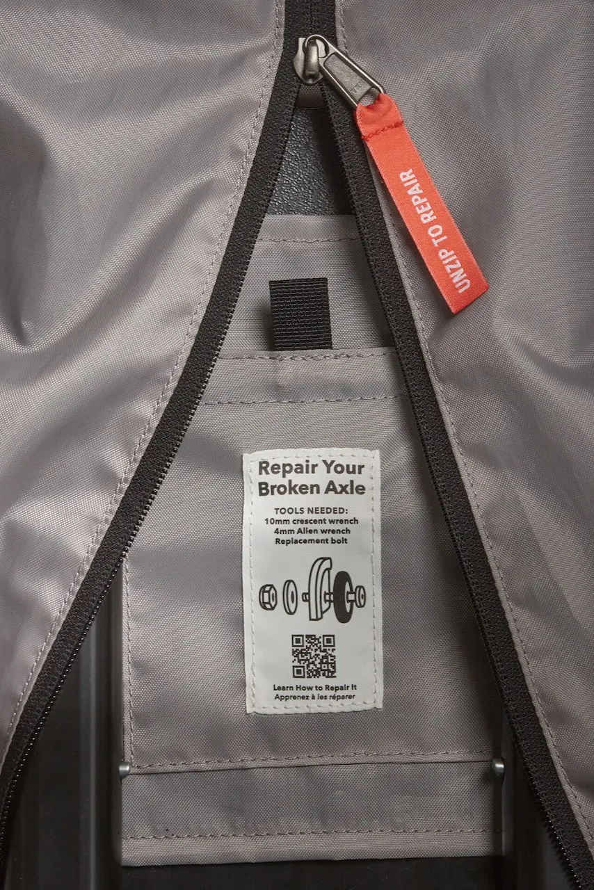BLACK HOLE Wheeled Duffel 40L
