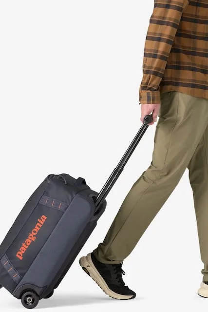 BLACK HOLE Wheeled Duffel 40L